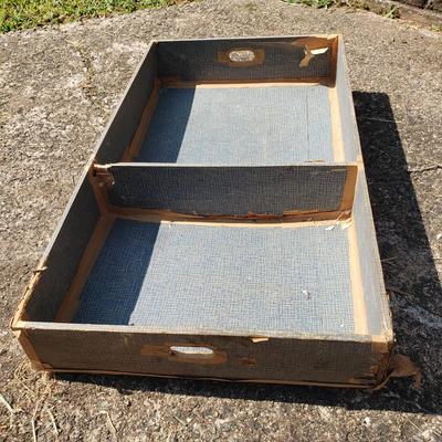 Well Traveled Trunk (B1-KD)