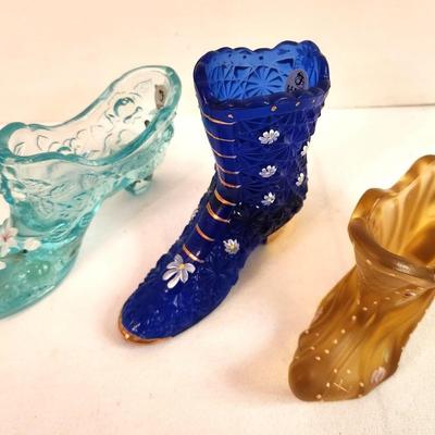 Lot #363 Lot of 3 Fenton Art Glass Shoes