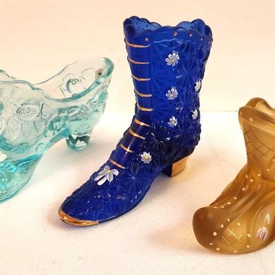 Lot #363 Lot of 3 Fenton Art Glass Shoes