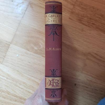 Assortment of Red Antique and Vintage Books (LR-KD)