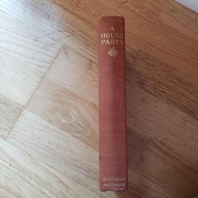 Assortment of Red Antique and Vintage Books (LR-KD)