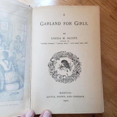 Assortment of Red Antique and Vintage Books (LR-KD)