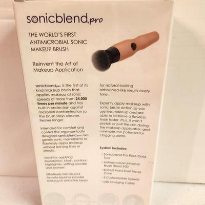 Lot #367 Michael Todd Beauty Sonic Blend Antimicrobial Makeup Brush - New in box