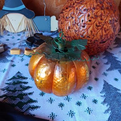 HALLOWEEN DECORATIONS