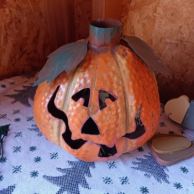 HALLOWEEN DECORATIONS