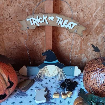 HALLOWEEN DECORATIONS