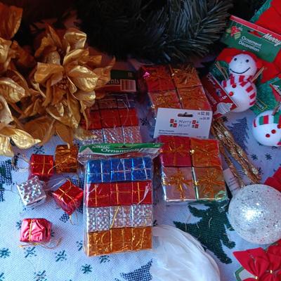 HOLIDAY CRAFT SUPPLIES