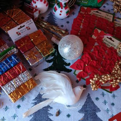 HOLIDAY CRAFT SUPPLIES