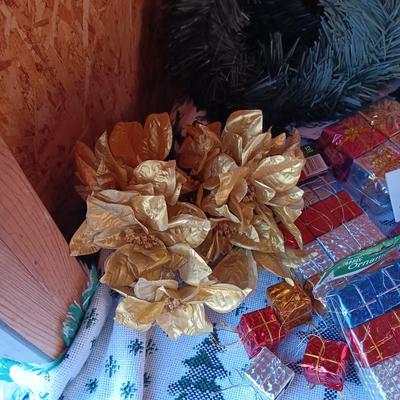 HOLIDAY CRAFT SUPPLIES