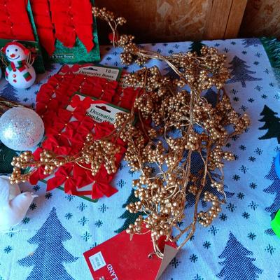 HOLIDAY CRAFT SUPPLIES