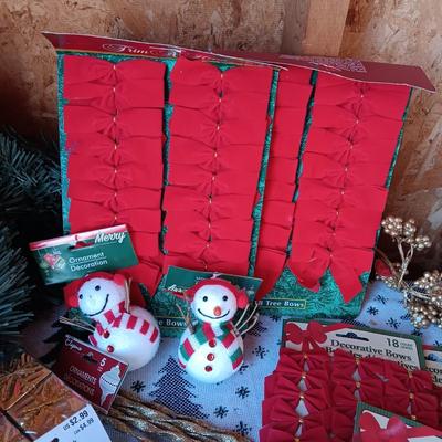 HOLIDAY CRAFT SUPPLIES