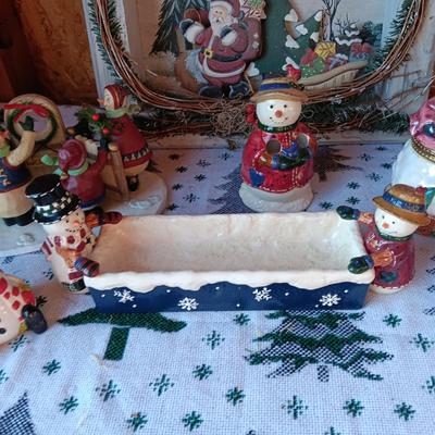 HOLIDAY PICTURE, SHAKERS AND MORE