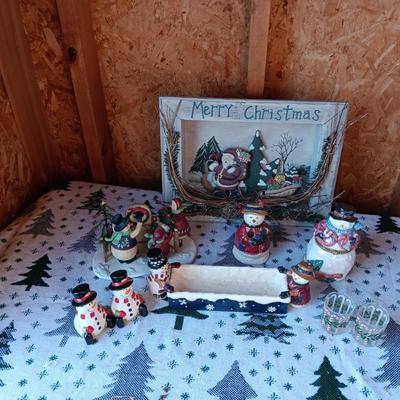 HOLIDAY PICTURE, SHAKERS AND MORE