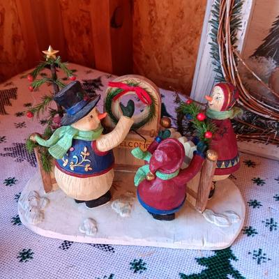 HOLIDAY PICTURE, SHAKERS AND MORE