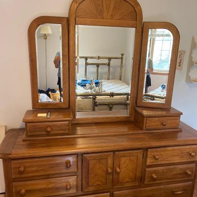 Burlington dresser/mirror