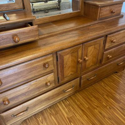 Burlington dresser/mirror