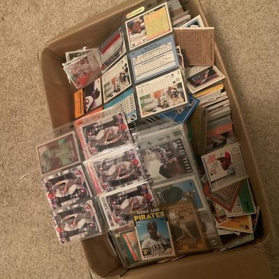Huge lot of over 5,000 baseball cards