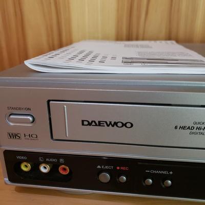 Concert DVDs & Daewoo DVD/VHS player with Remote (LLR-KD)