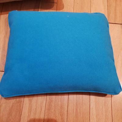 Four Decorative Accent Pillows (LLR-KD)