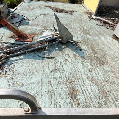 Pontoon- needs repair