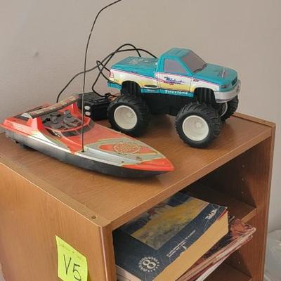 Two remote contral toys