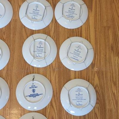 Lot of 19 collector plates