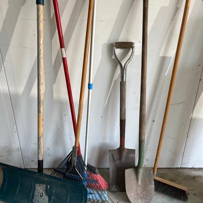 Outdoor yard tools