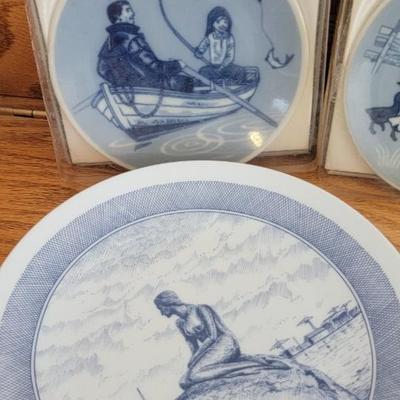 Lot of 7 collectible plates