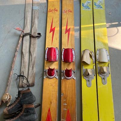 Vintage sporting goods package