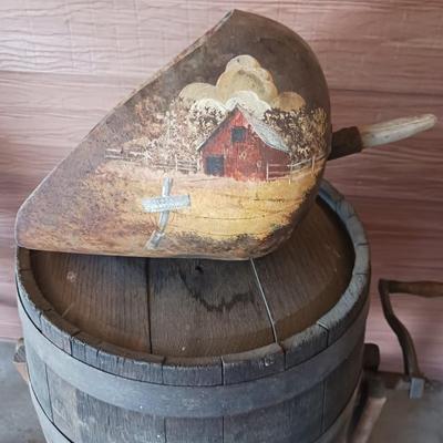 ANTIQUE WOODEN BARREL HAND CRANK BUTTER CHURN W/METAL SCOOP