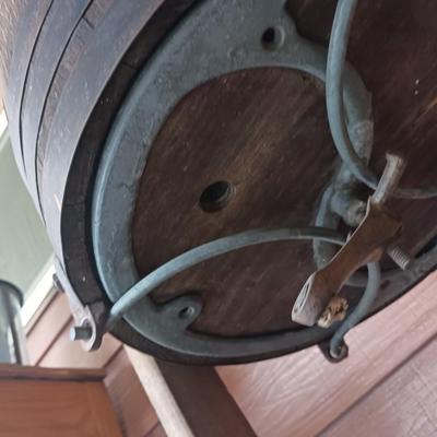 ANTIQUE WOODEN BARREL HAND CRANK BUTTER CHURN W/METAL SCOOP