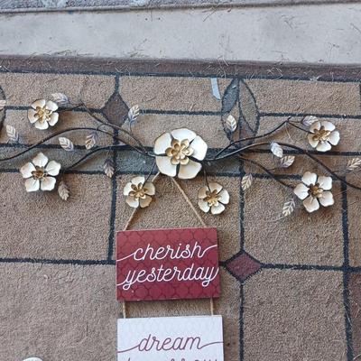 WALL DECOR