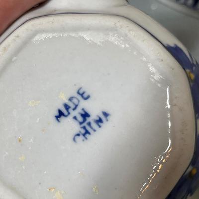 Lot 356 Blue & White Tea pots