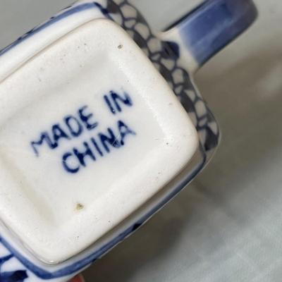 Lot 356 Blue & White Tea pots