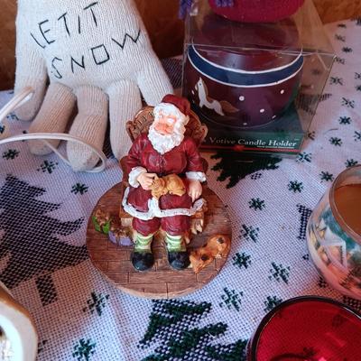4 NAVIDAD TREE SNACK PLATES, SANTA LAMP, ICE SKATERS MUSIC BOX AND MORE