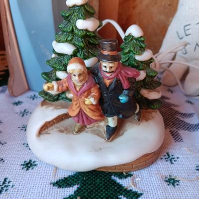 4 NAVIDAD TREE SNACK PLATES, SANTA LAMP, ICE SKATERS MUSIC BOX AND MORE