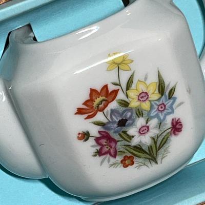 Lot 369 Floral Tea Set