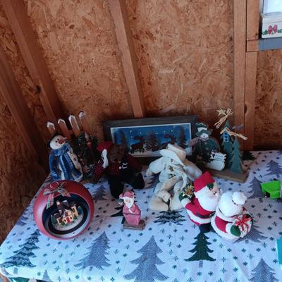 SHADOW BOX PICTURE, WOODEN SNOWMEN FIGURES AND MORE