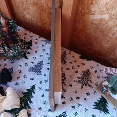 SHADOW BOX PICTURE, WOODEN SNOWMEN FIGURES AND MORE