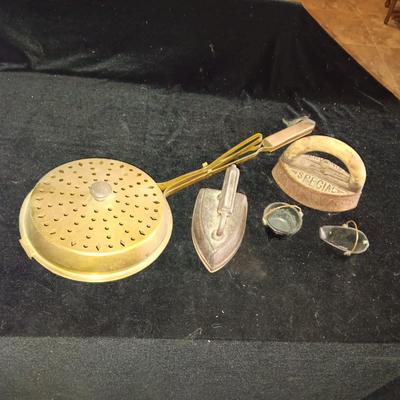 2 CAST IRONS, BRASS BED WARMER AND 2 SMALL CAST POTS