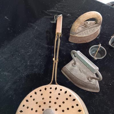 2 CAST IRONS, BRASS BED WARMER AND 2 SMALL CAST POTS