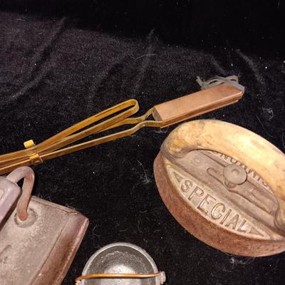 2 CAST IRONS, BRASS BED WARMER AND 2 SMALL CAST POTS