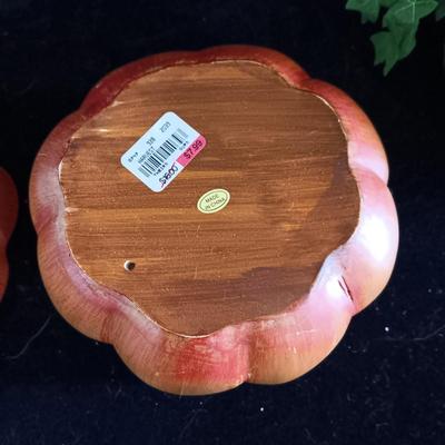 BATTERY OPERATED FROG, 2 PUMPKIN DISHES W/LIDS AND FAUX PLANT