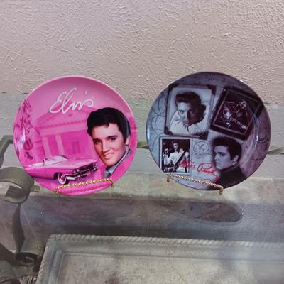 ELVIS SEALED COLLECTOR'S SERIES BUBBLE GUM CARDS