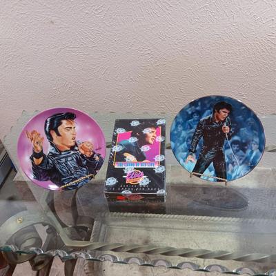 SEALED ELVIS THE CARDS OF HIS LIFE AND 2 COLLECTOR'S PLATES
