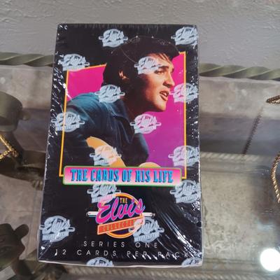 SEALED ELVIS THE CARDS OF HIS LIFE AND 2 COLLECTOR'S PLATES