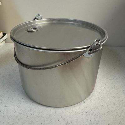 Backcountry Cookbooks, Camping Pots, & Outback Oven (C-TF)