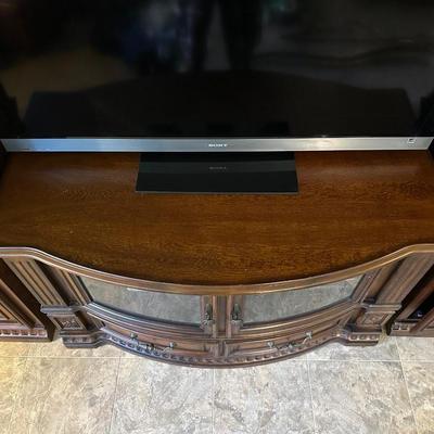 STUNNING FAIRMONT DESIGNS ENTERTAINMENT CENTER