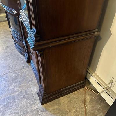 STUNNING FAIRMONT DESIGNS ENTERTAINMENT CENTER
