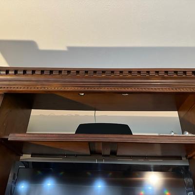 STUNNING FAIRMONT DESIGNS ENTERTAINMENT CENTER